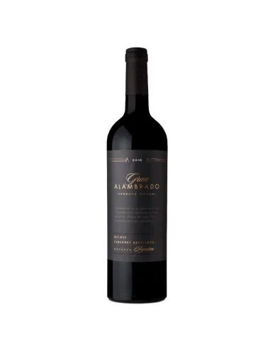 Botella de Gran Alambrado Malbec Cabernet 750 ml, vino tinto